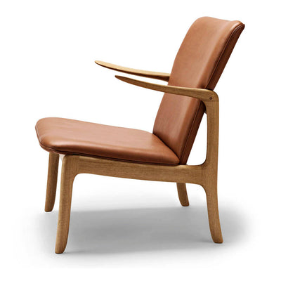 OW124 Beak Chair by Carl Hansen & Son - Additional Image - 5