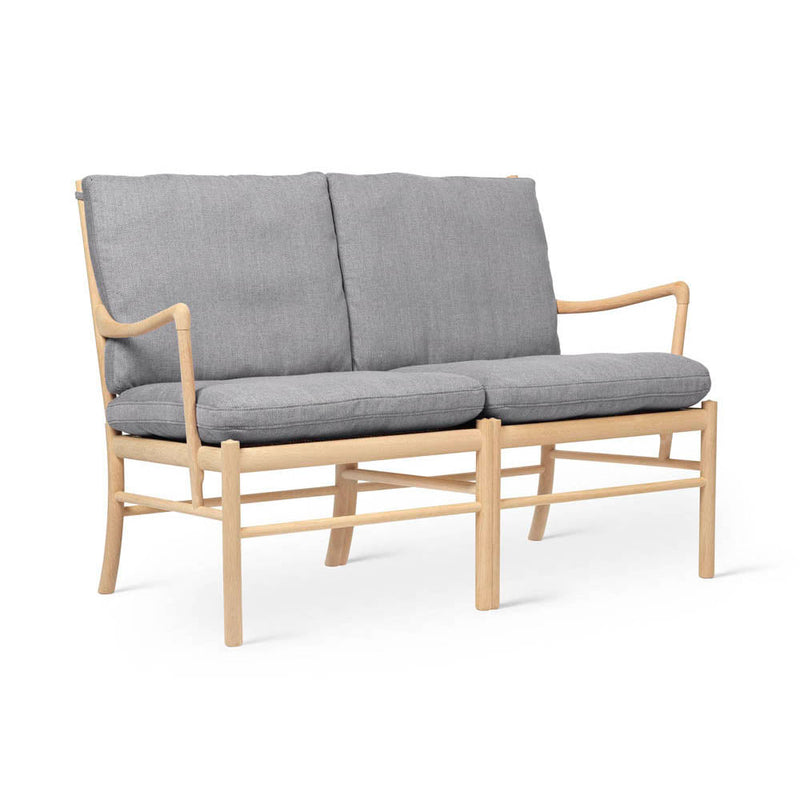 OW149-2 Colonial Sofa by Carl Hansen & Son - Additional Image - 13