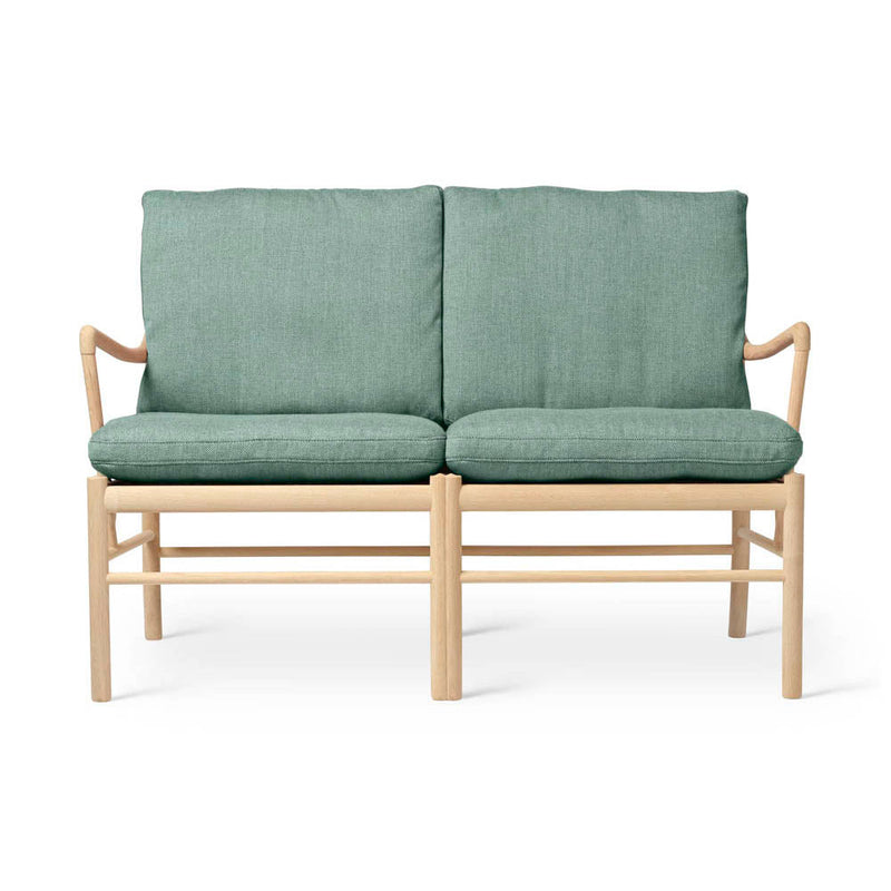 OW149-2 Colonial Sofa by Carl Hansen & Son - Additional Image - 9