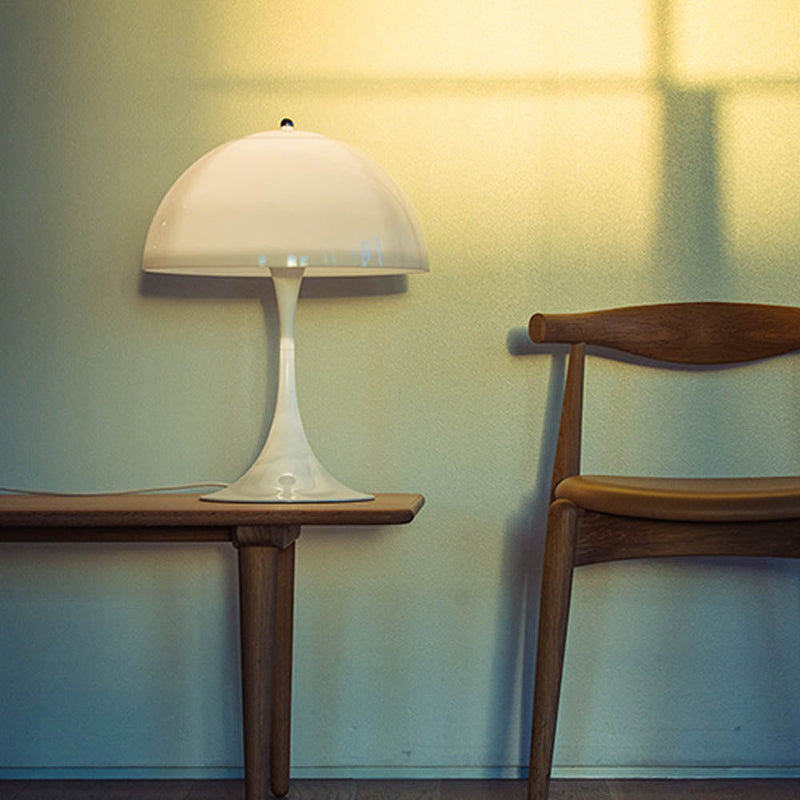 Panthella 400 Table Lamp by Louis Polsen - Additional Image - 1