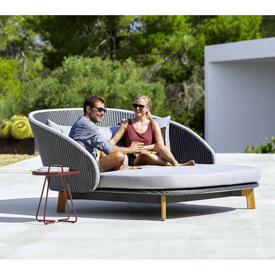 Peacock Outdoor Daybed by Cane-line Additional Image - 4
