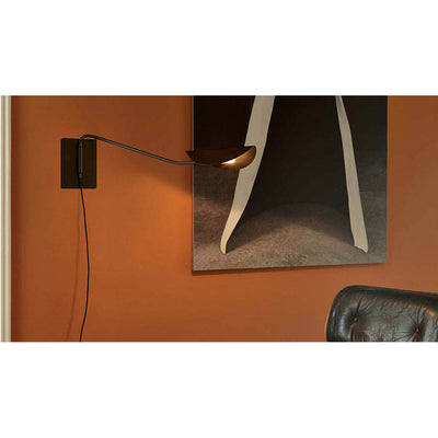 Plume Wall Lamp by Oluce Additional Image - 1