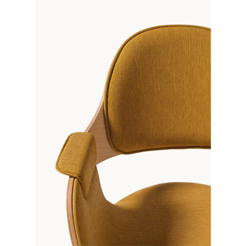 Showtime Nude Chair - Wooden Legs by Barcelona Design - Additional Image - 1
