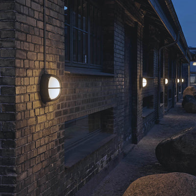 Skot Outdoor Wall Lamp by Louis Polsen - Additional Image - 3