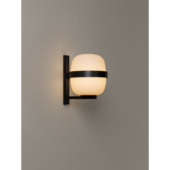 Wally Cestita Wall Lamp by Santa & Cole
